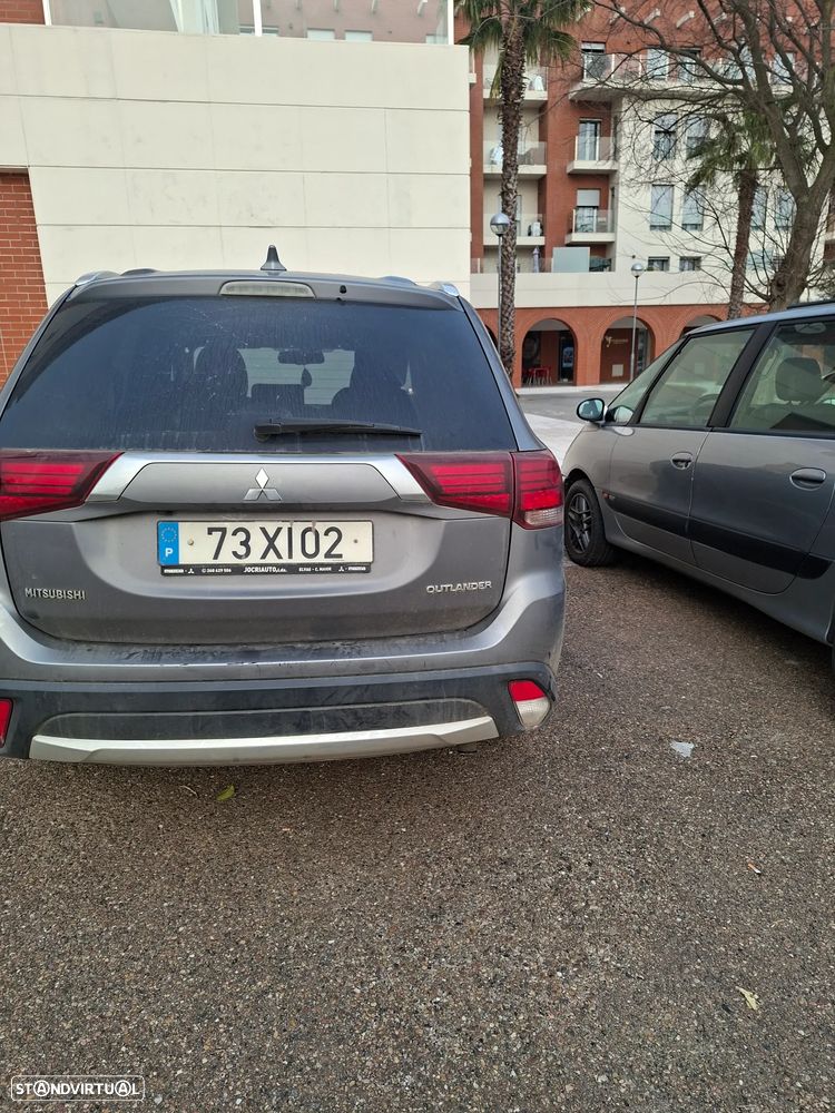 Mitsubishi Outlander 2.2 DI-D Intense - 3