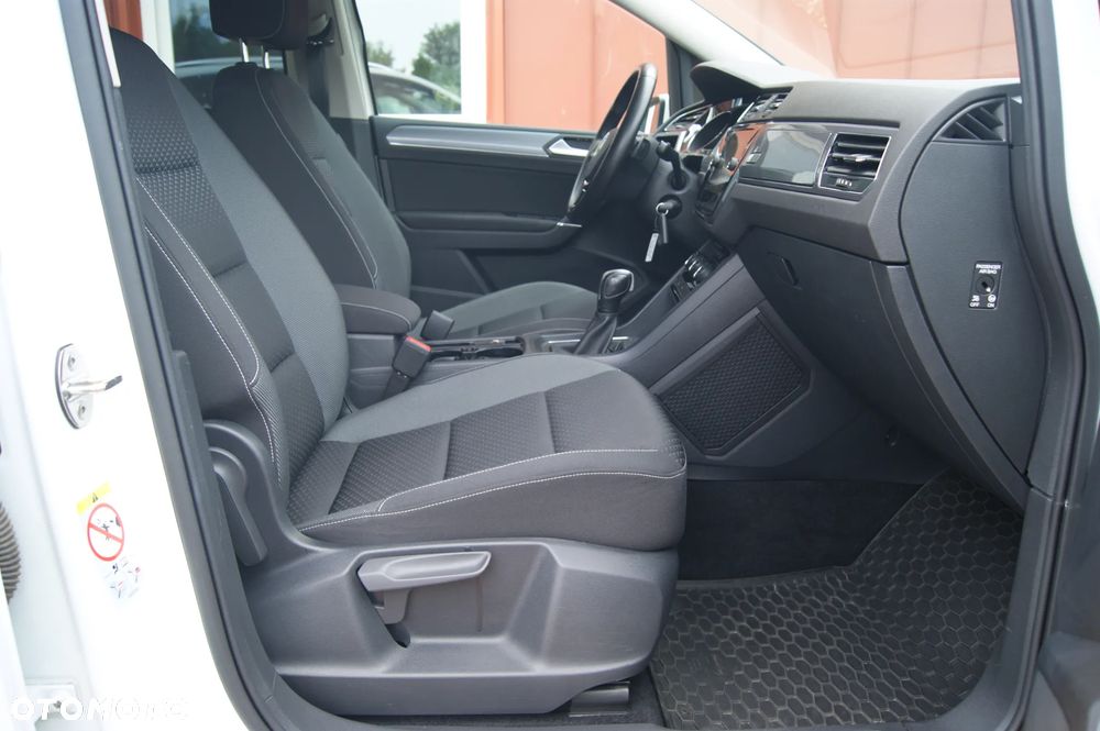 Volkswagen Touran 2.0 TDI SCR DSG ACTIVE - 38