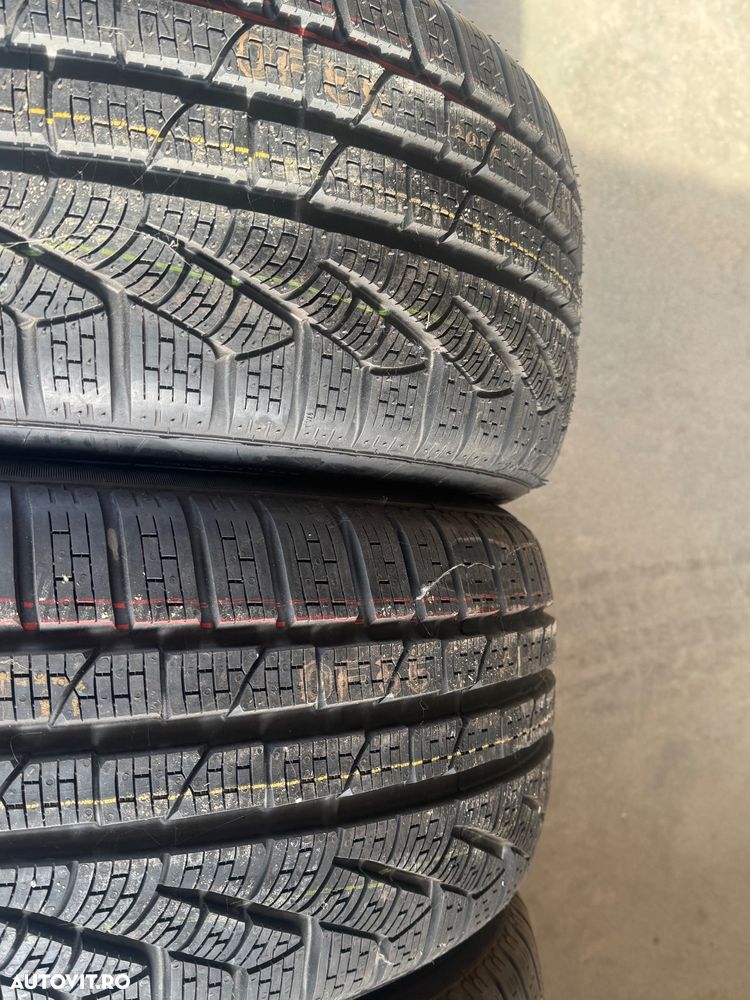 Vând 4 anvelope 235/50/19 Pirelli de iarnă noi - 4