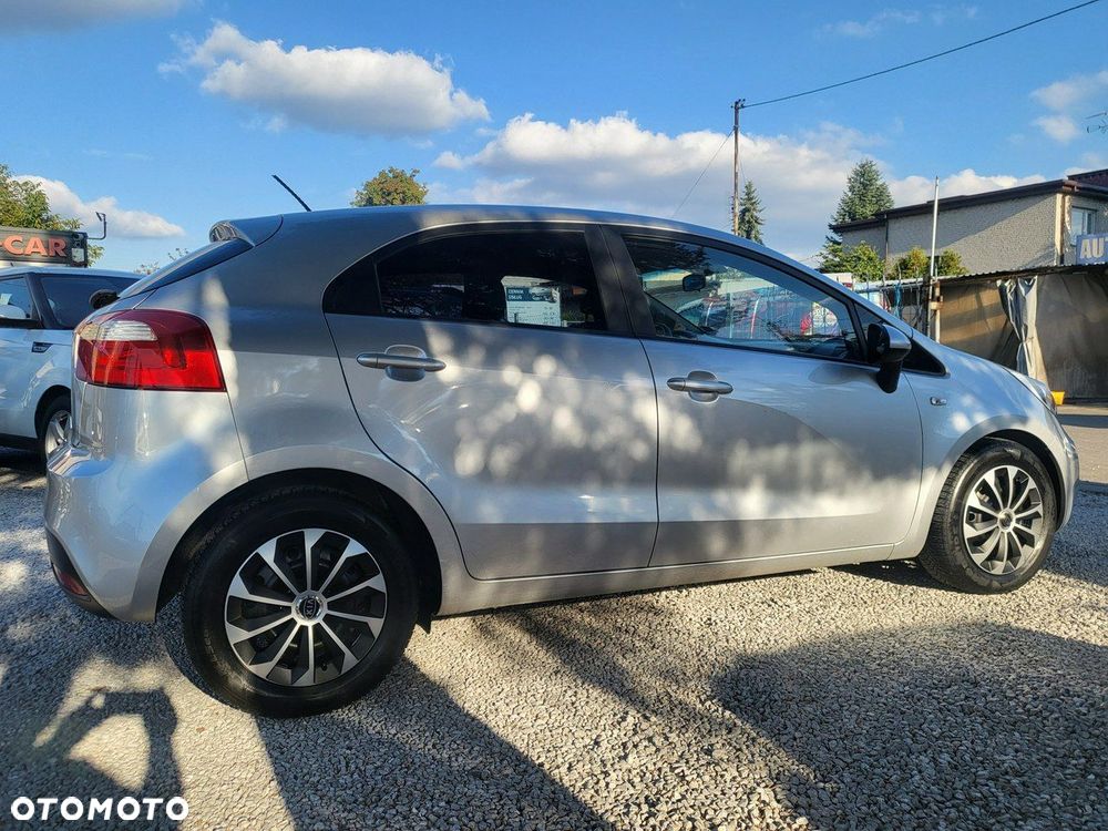 Kia Rio - 8