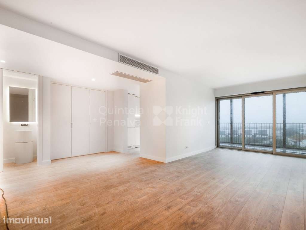 Apartamento T3+1 com terraço e garagem em Oeiras - Grande imagem: 2/25