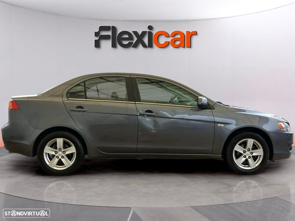 Mitsubishi Lancer 1.5 Invite - 2