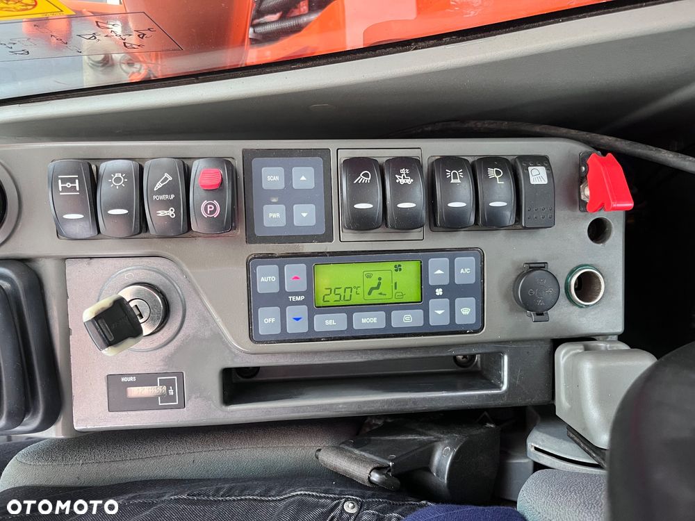 Doosan DX140W - 32