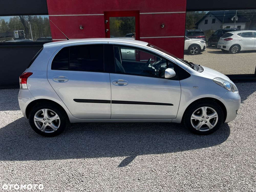 Toyota Yaris 1.33 VVT-i Executive - 14