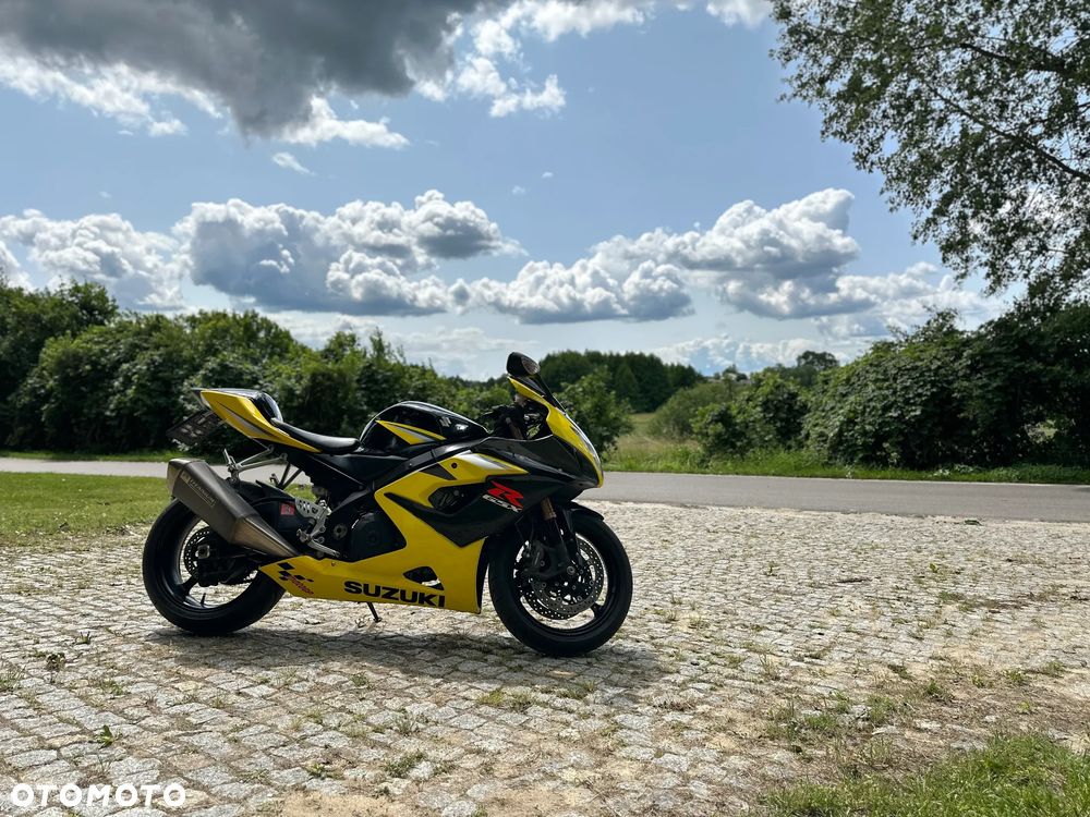 Suzuki GSX-R - 1