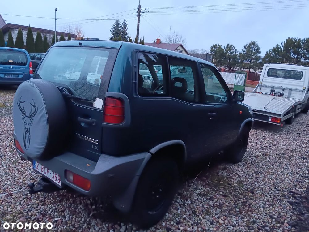 Nissan Terrano 2.4 SR - 8