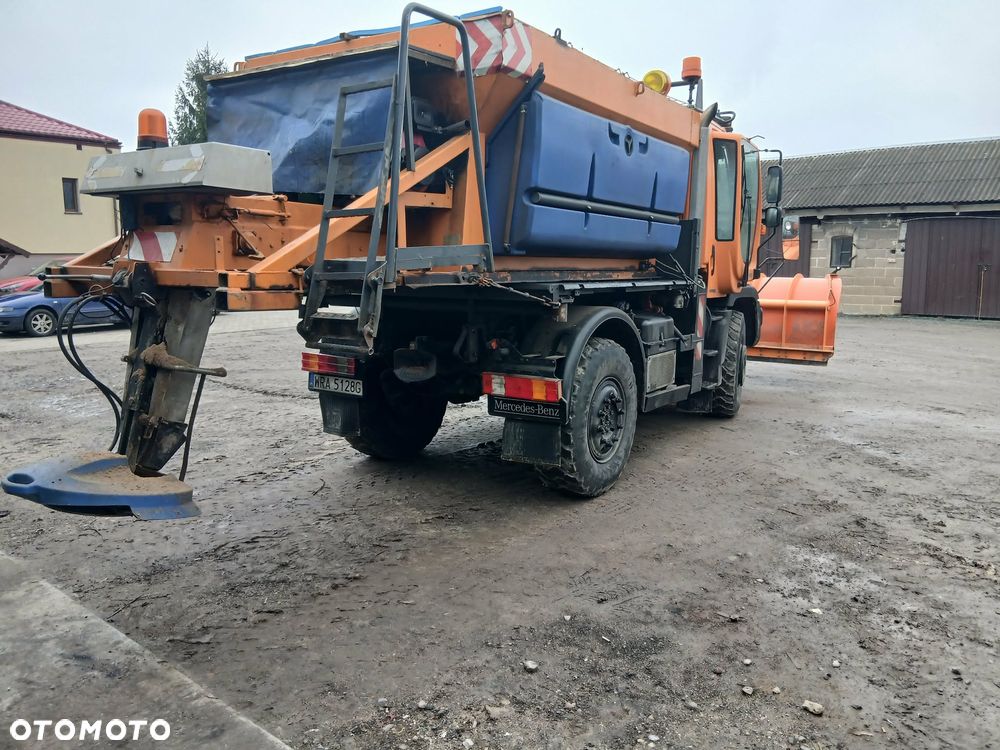Mercedes-Benz Unimog U 400 - 8