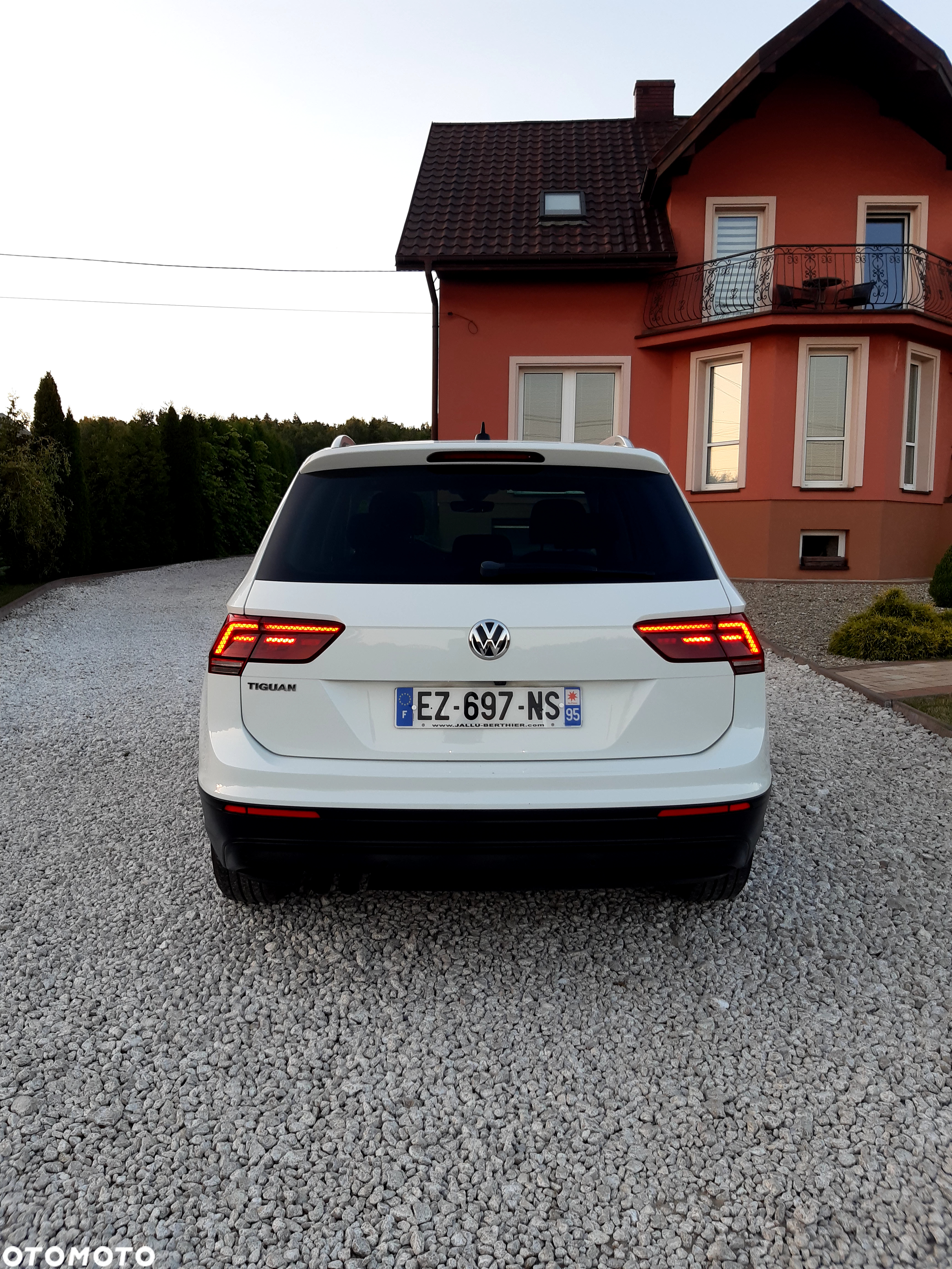 Volkswagen Tiguan - 5