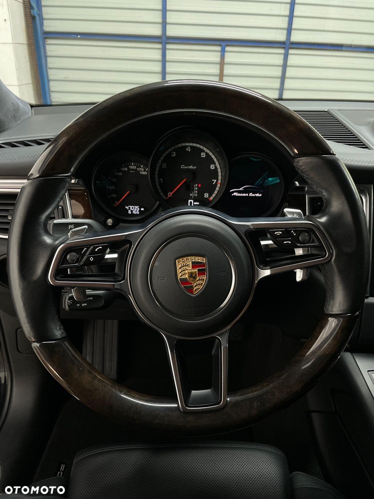 Porsche Macan Turbo PDK - 18
