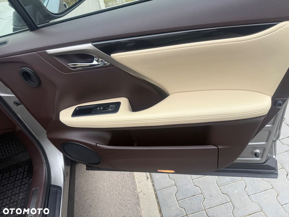 Lexus RX 450h (hybrid) - 33