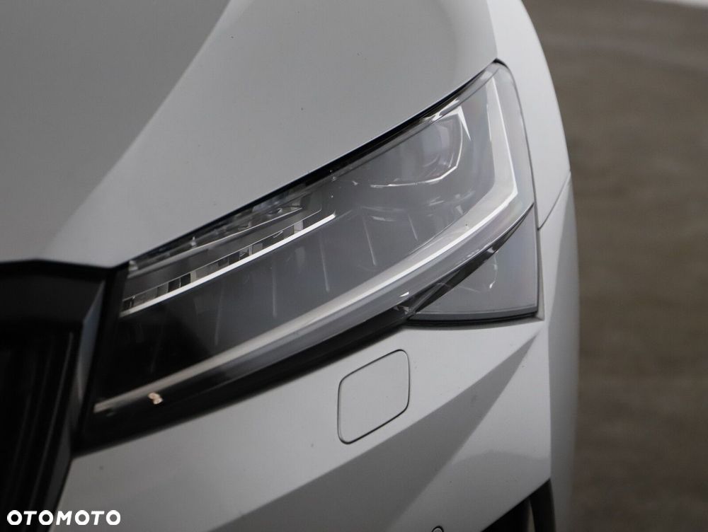Skoda Superb 2.0 TDI SCR Sportline DSG - 29