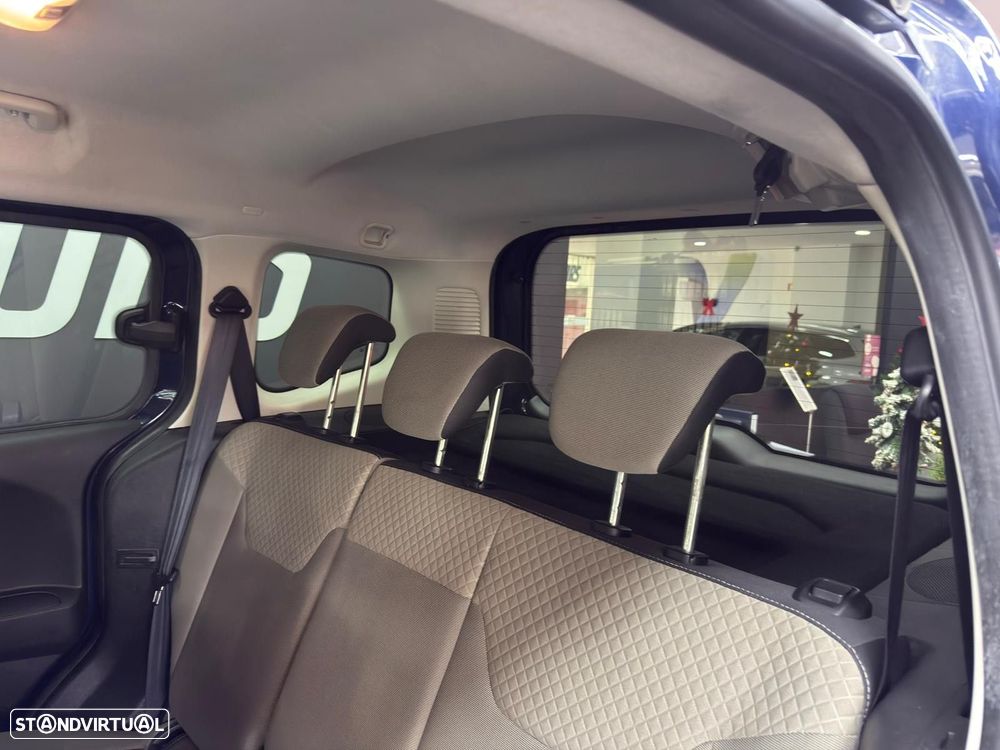 Ford Tourneo Courier 1.0 EcoBoost Titanium - 21