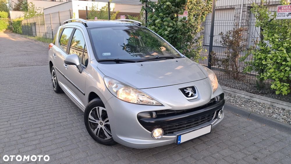 Peugeot 207 - 1