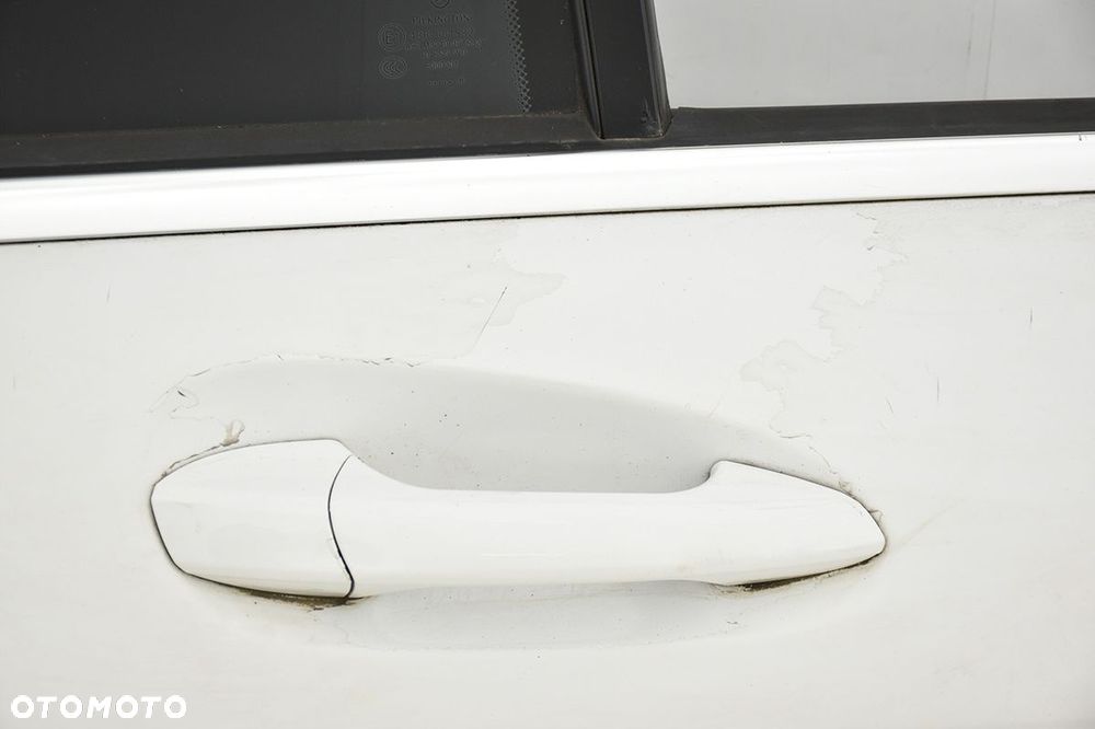 drzwi tylne tył prawe mercedes c w204 sedan - 4