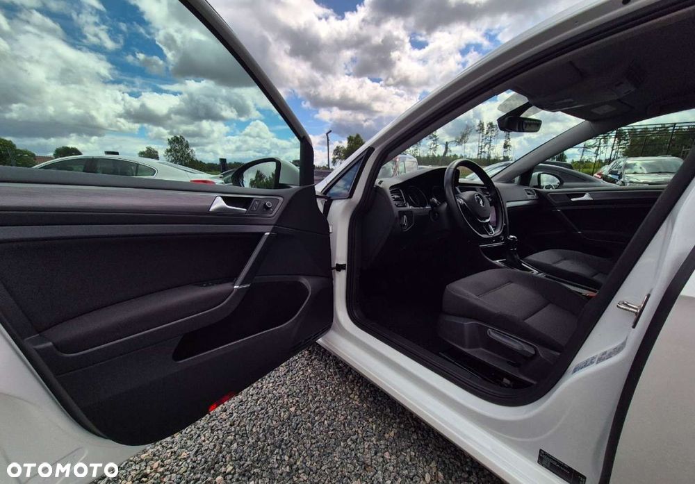 Volkswagen Golf - 8