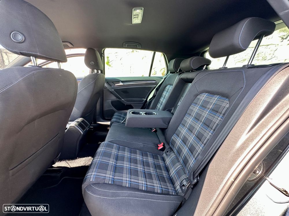 VW Golf - 7