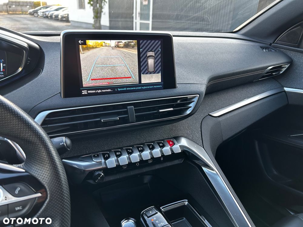 Peugeot 3008 1.6 PureTech HYbrid4 GT Line S&S EAT8 - 28