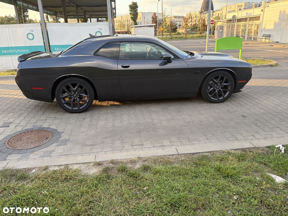 Dodge Challenger - 10