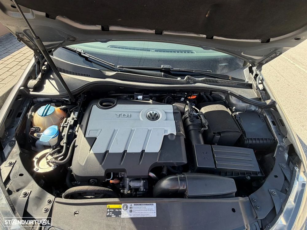 VW Golf 2.0 TDi Confortline - 26
