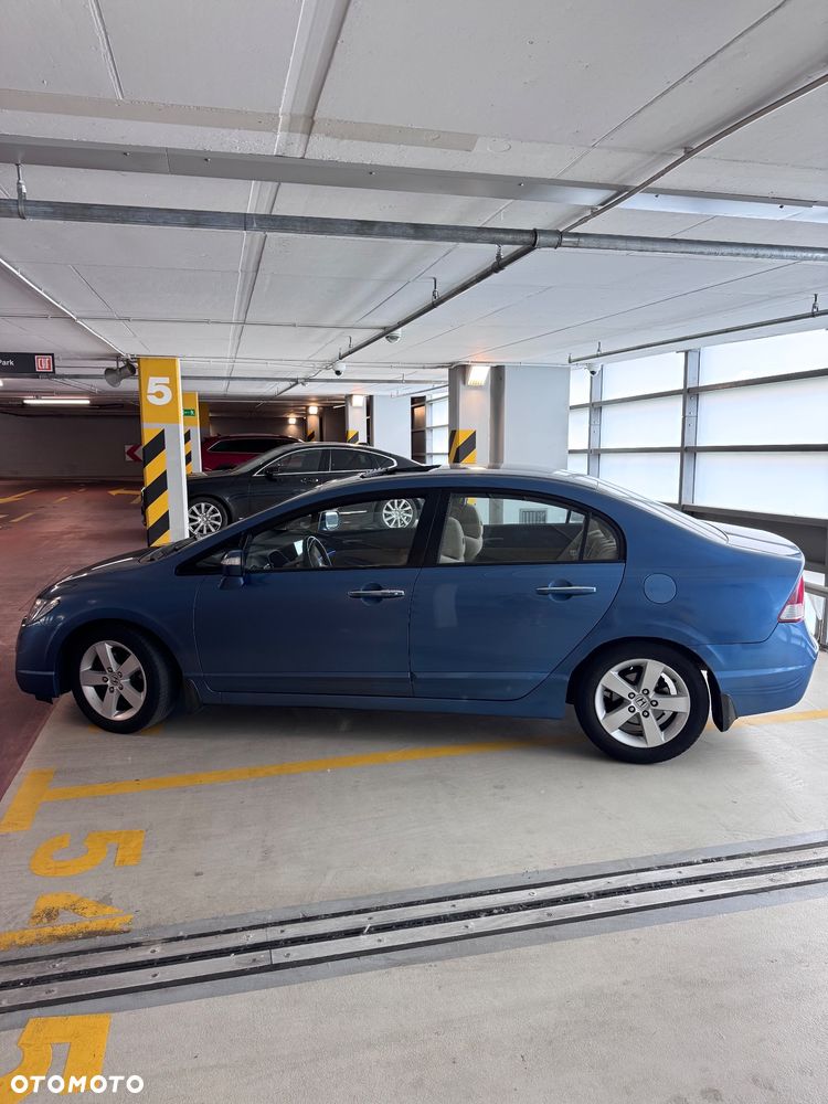 Honda Civic 1.8 Comfort - 3
