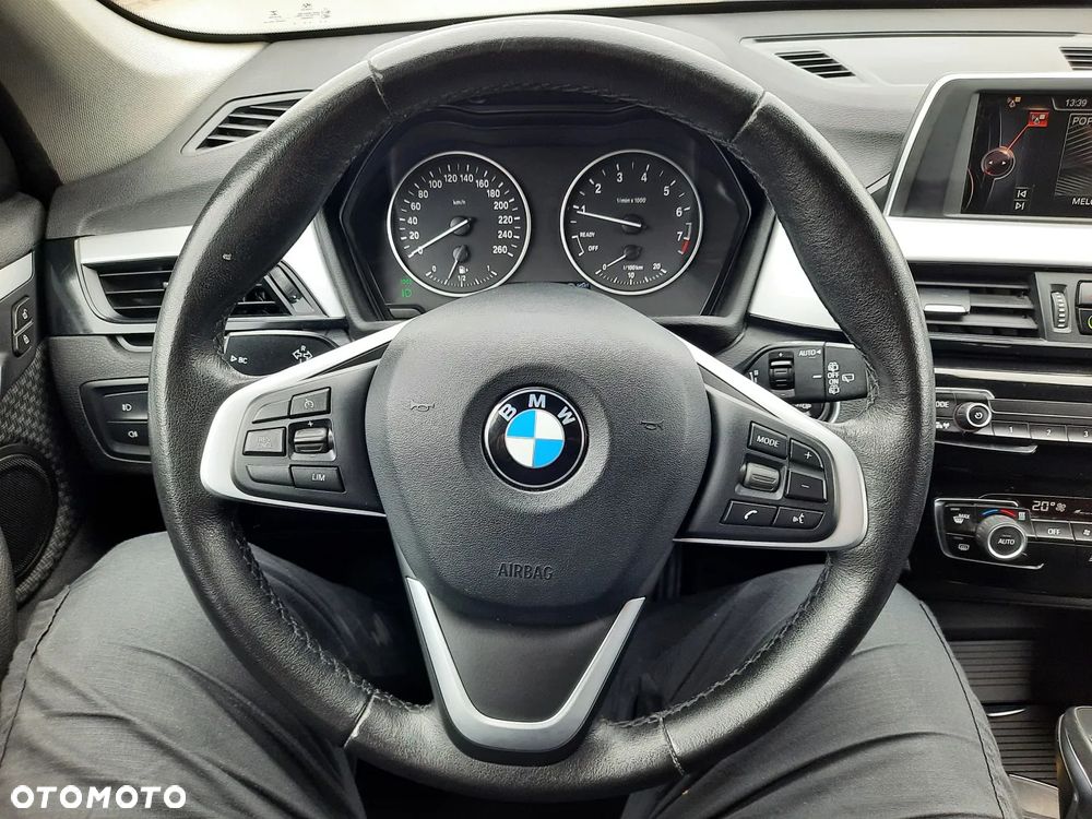 BMW X1 xDrive20i - 27