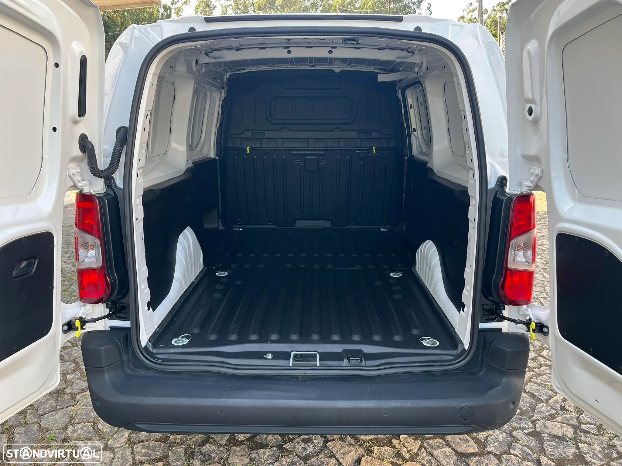 Peugeot Partner Pro Longa 1.5 BlueHDi 100cv - 20