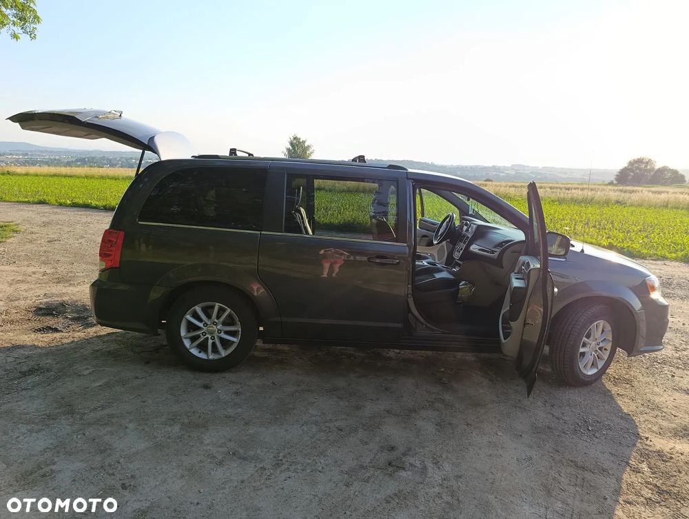 Dodge Grand Caravan - 15