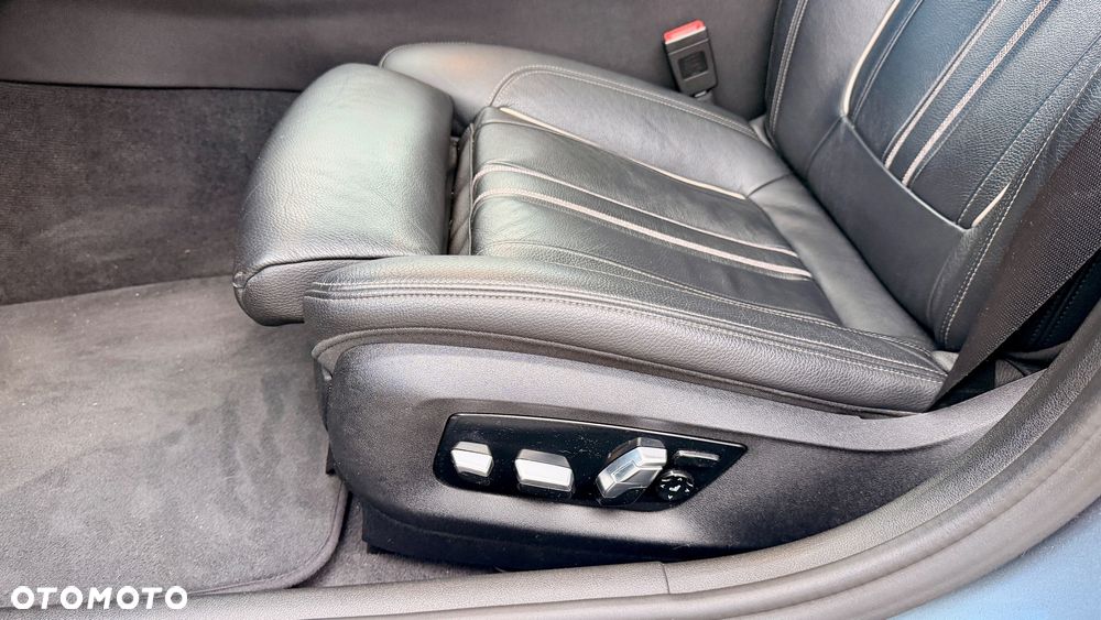 BMW Seria 5 530i xDrive Sport Line sport - 17