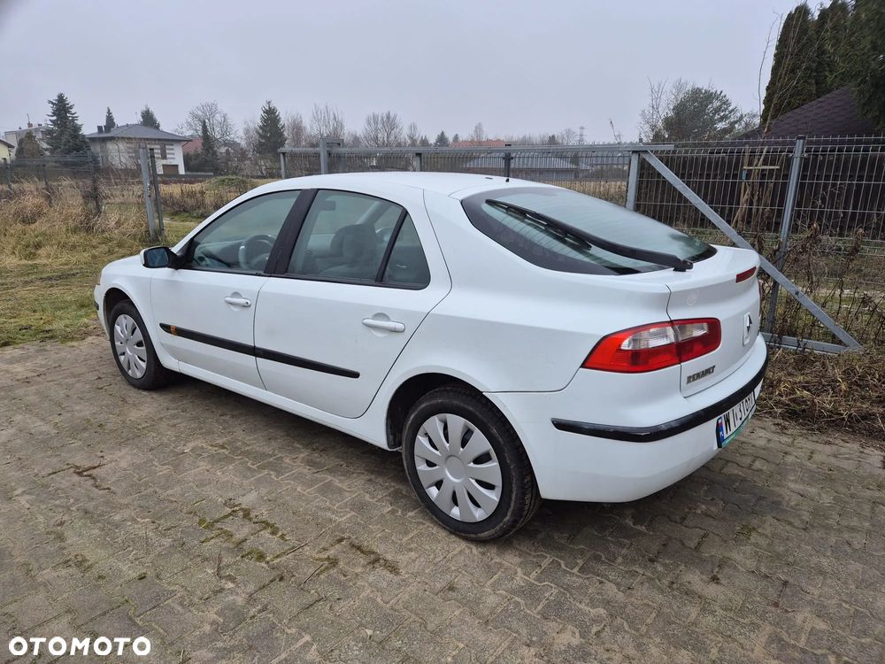 Renault Laguna 1.8 Concorde - 14