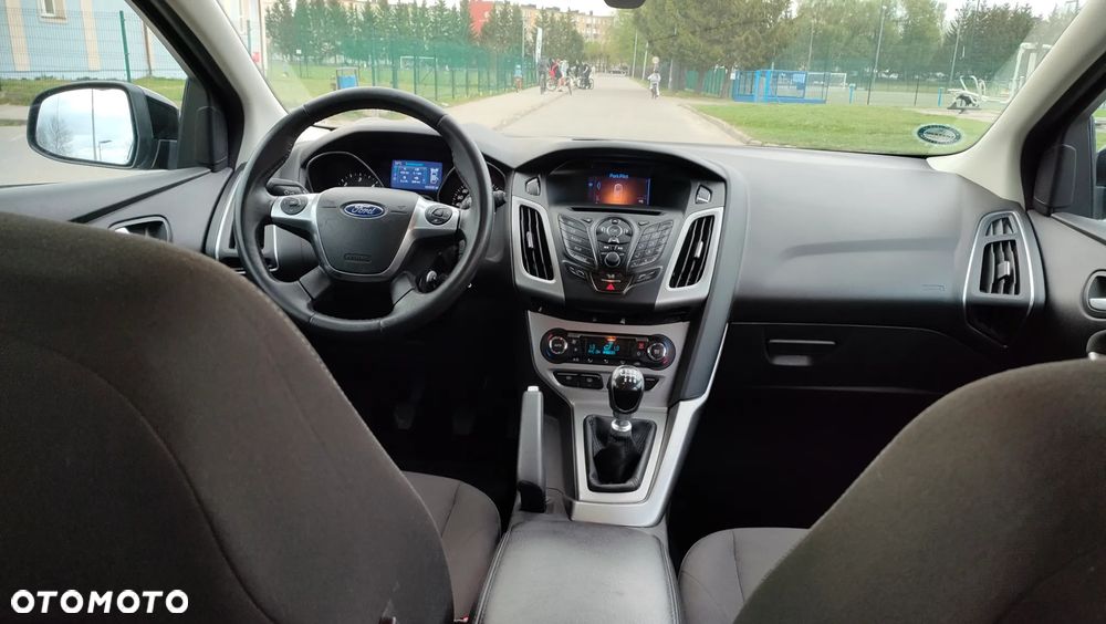 Ford Focus 1.6 TDCi DPF Champions Edition - 9