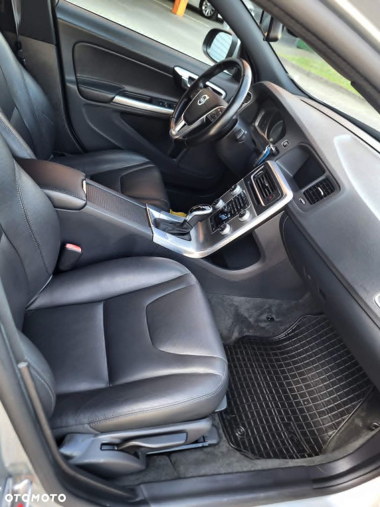 Volvo S60 D4 Momentum - 8