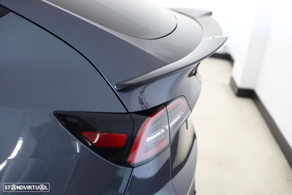 Tesla Model Y Long-Range RWD - 21