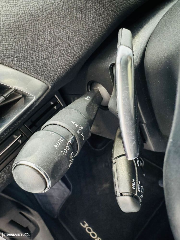 Peugeot 3008 1.2 PureTech Allure Pack EAT8 - 20