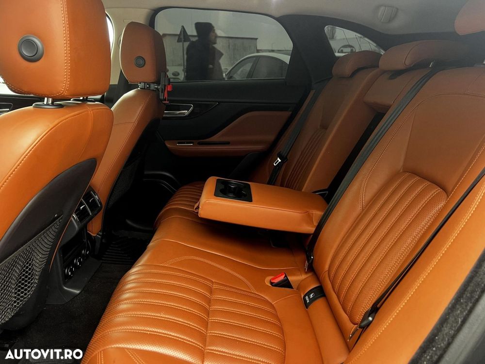 Jaguar F-Pace - 36