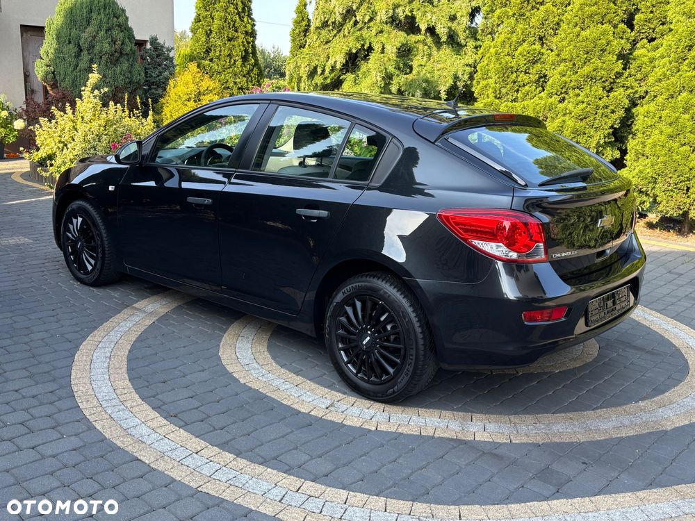 Chevrolet Cruze 1.6 LS - 3