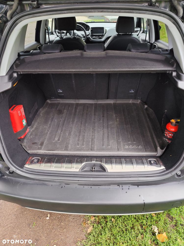 Peugeot 2008 1.6 e-HDi Allure S&S - 16