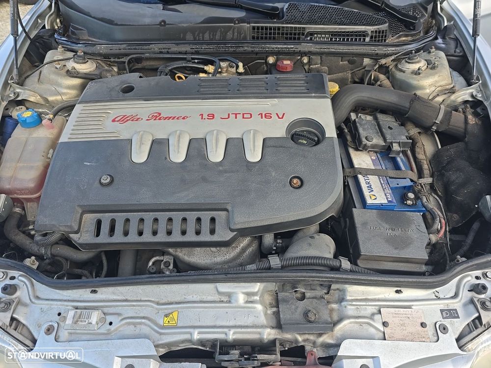 Alfa Romeo 147 1.9 JTD 16V Distinctive - 15
