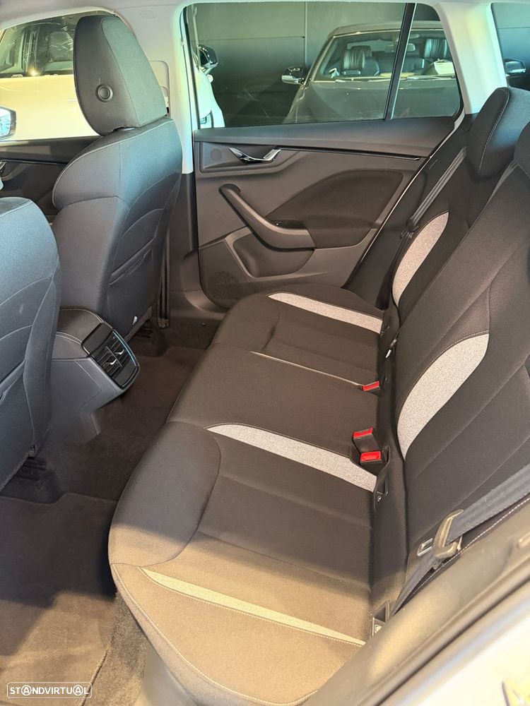 Skoda Kamiq 1.0 TSI Style DSG - 52