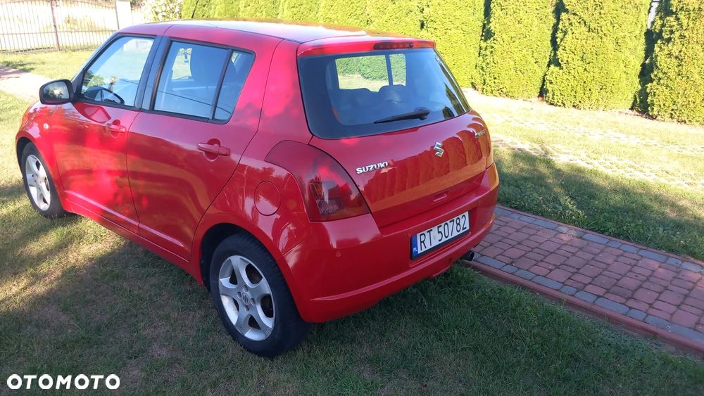 Suzuki Swift 1.3 DDiS 16v GLX - 4