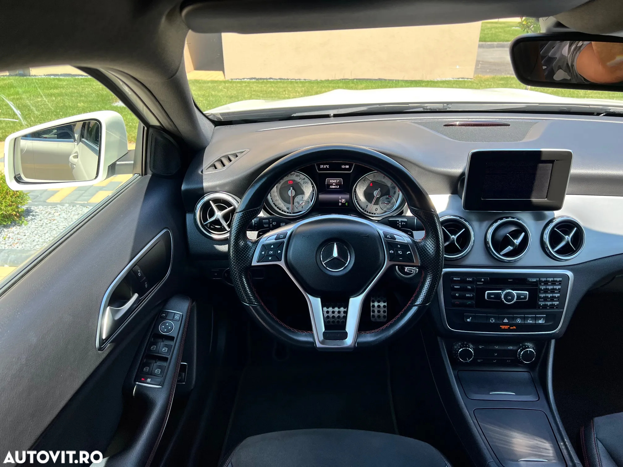 Mercedes-Benz GLA 200 7G-DCT AMG Line - 24