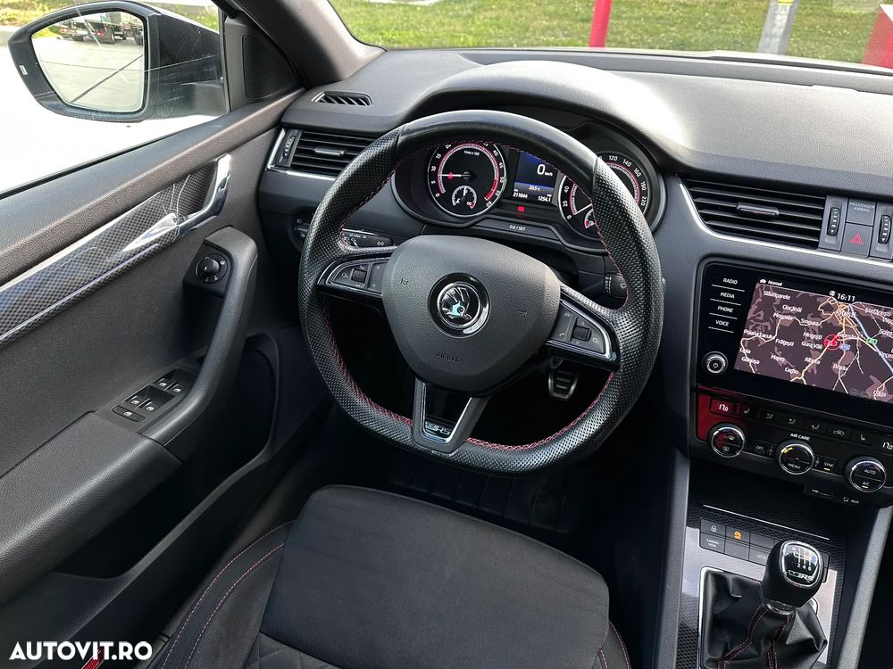 Skoda Octavia 2.0 TDI RS - 18