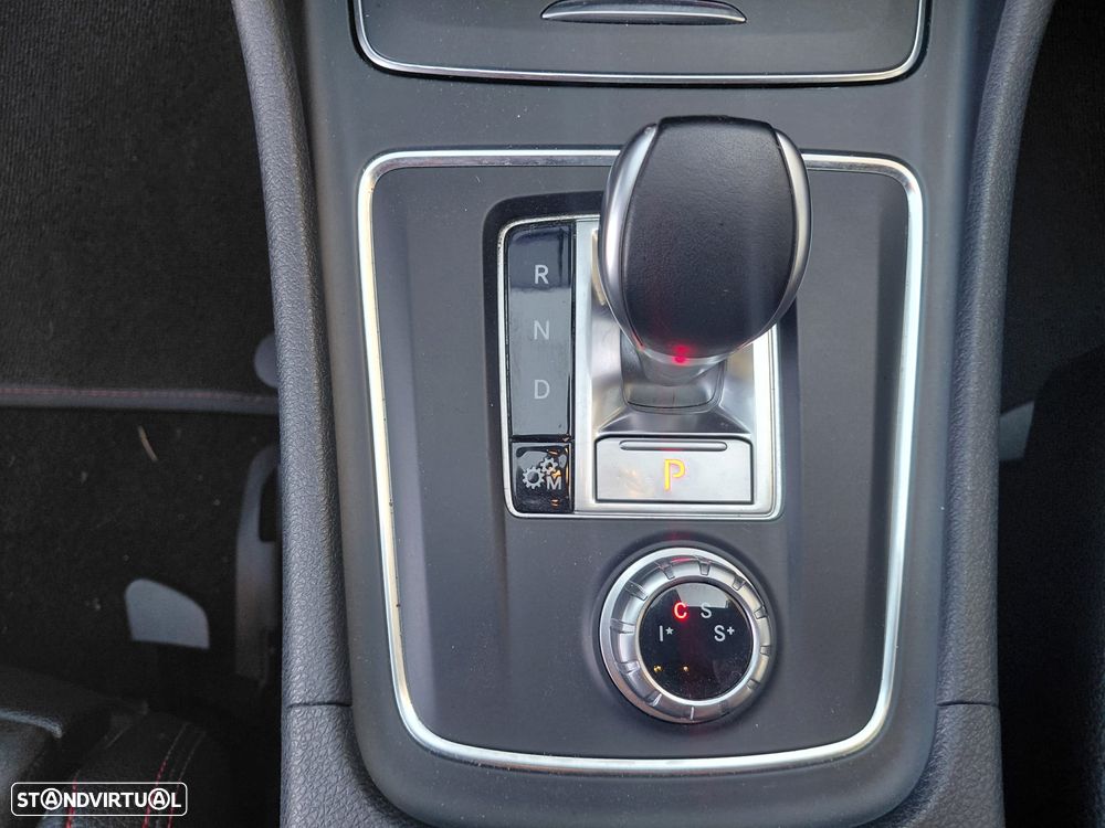Mercedes-Benz A 45 AMG 4Matic Speedshift 7G-DCT - 27