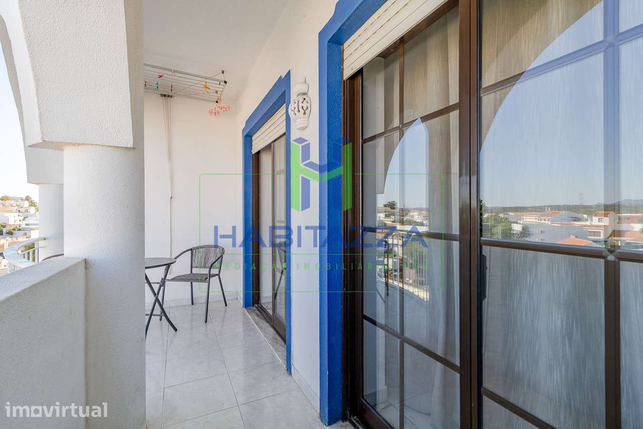 Apartamento T2 com varanda, para arrendamento TEMPORÁRIO, no PARCHAL - Grande imagem: 5/21