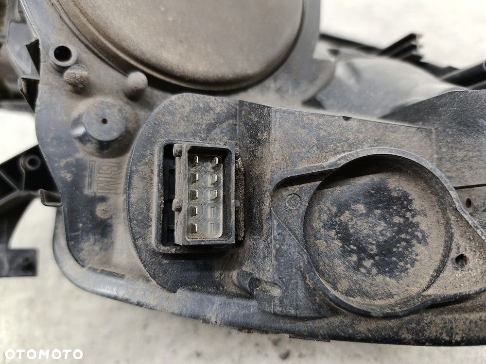 LAMPA PRZÓD PRAWA BIXENON OPEL ZAFIRA B 13252471  0301214282 1307329112 - 9