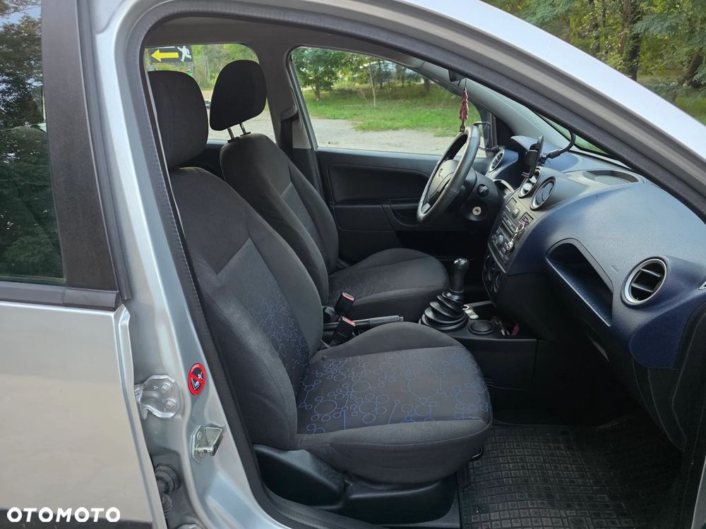 Ford Fiesta 2006 photo 5