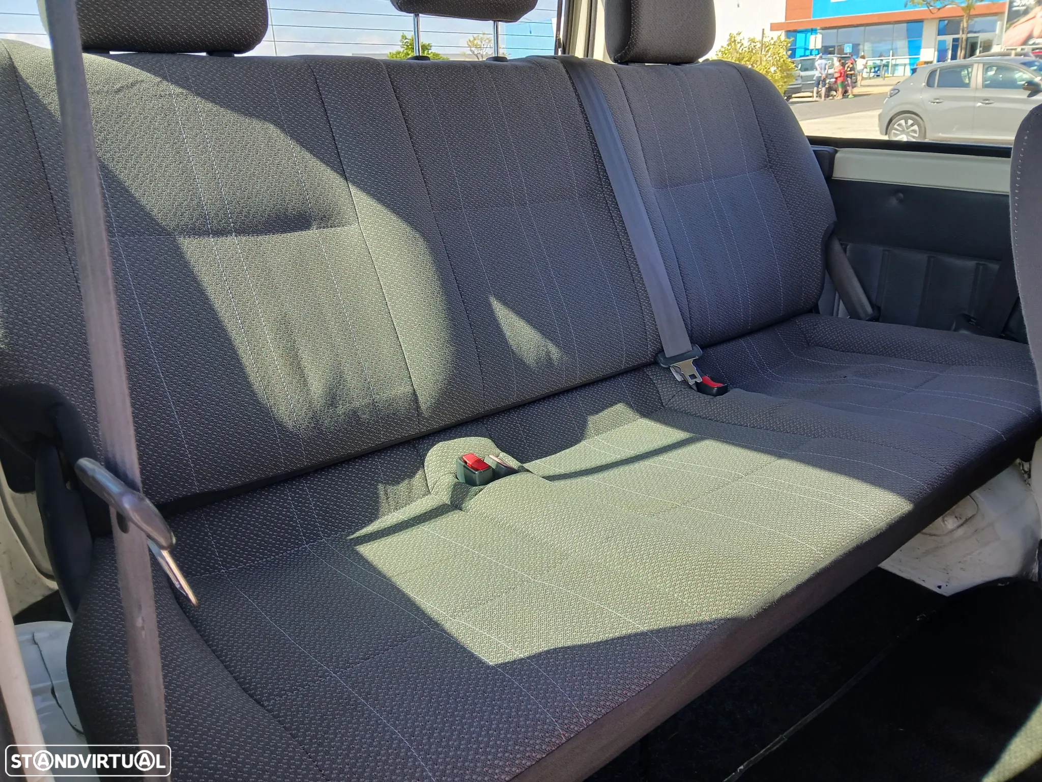 Toyota HiAce 2.5 D-4D Service 2.8T AC - 9