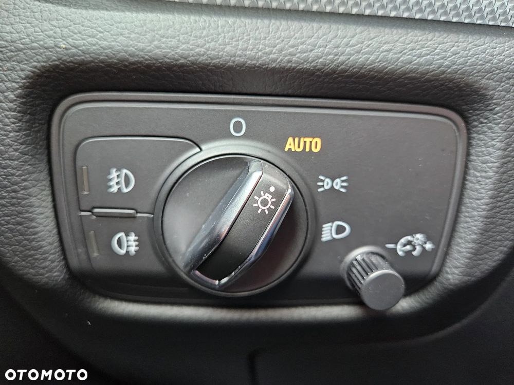 Audi A3 Sportback 1.4 TFSI Ambiente - 22