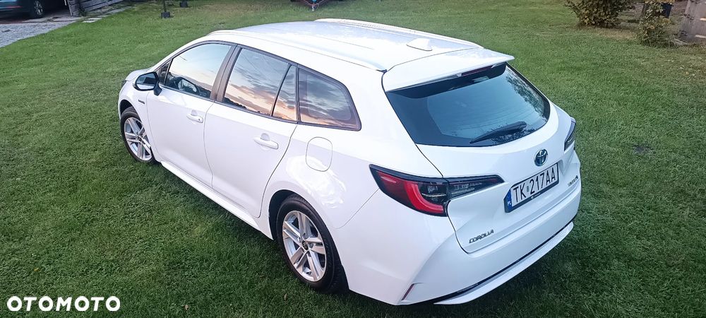 Toyota Corolla ver-1-8-hybrid-comfort - 6