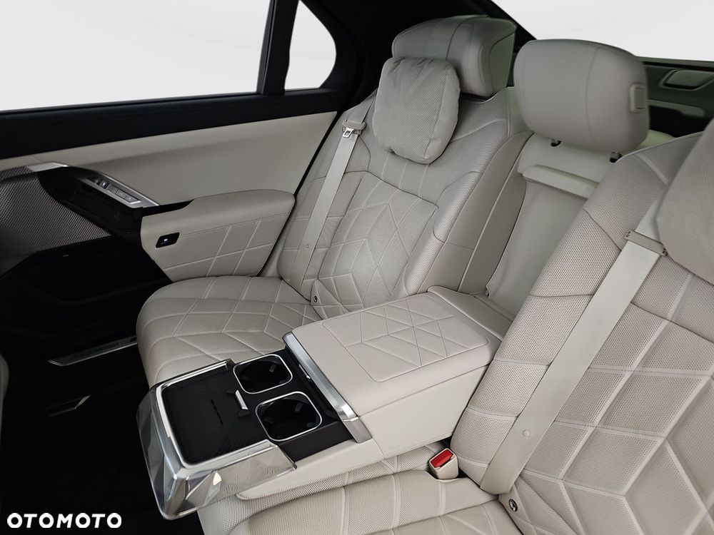 BMW Seria 7 750e PHEV xDrive M Sport sport - 18