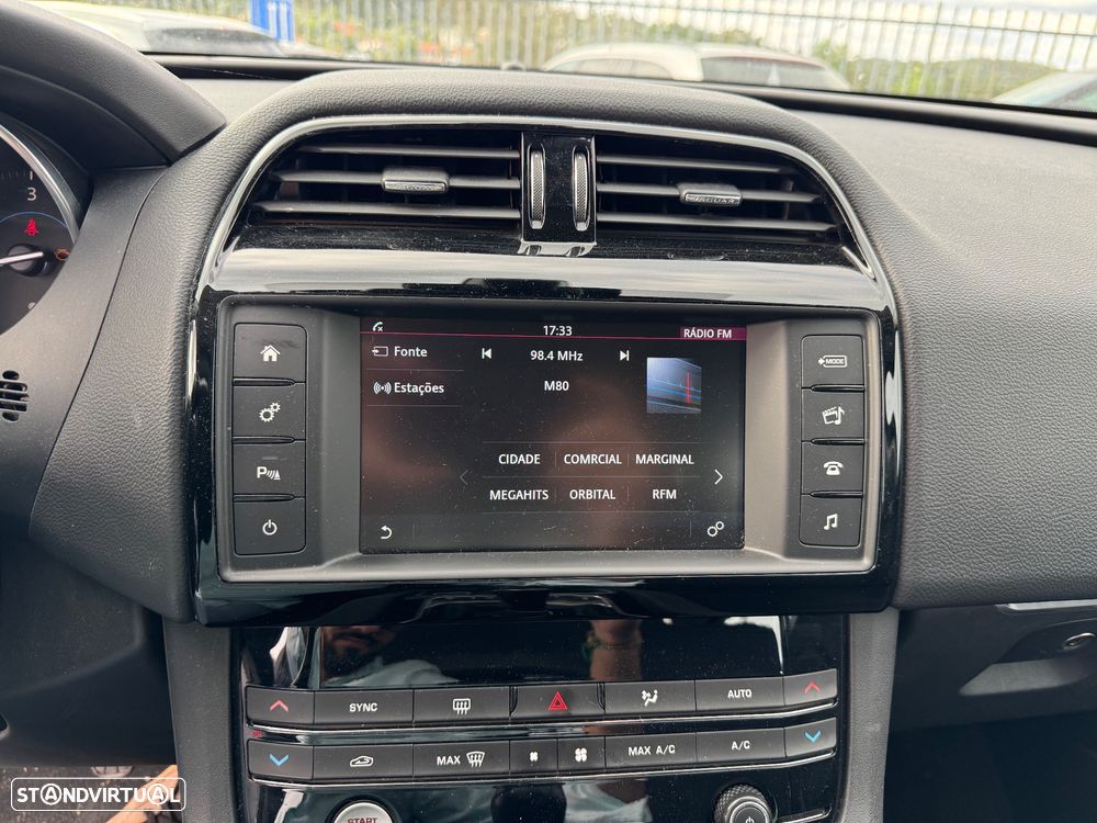 Jaguar F-Pace 2.0 i4D Pure - 20